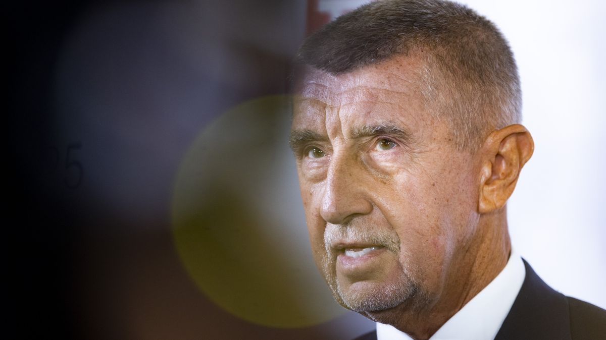 Babiš vyzval Fialu, aby na summitu odmítl klimatické cíle. Směšné, řekl premiér